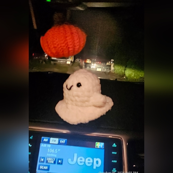 Halloween crochet car hanger pumpkin and a ghost👻🎃 - Picture 2 of 3
